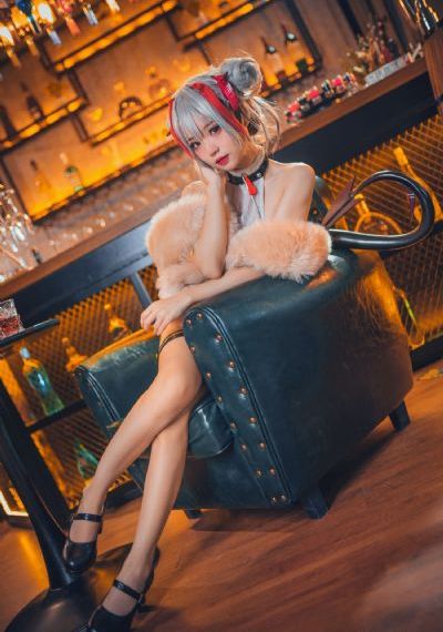 女保险销售员5